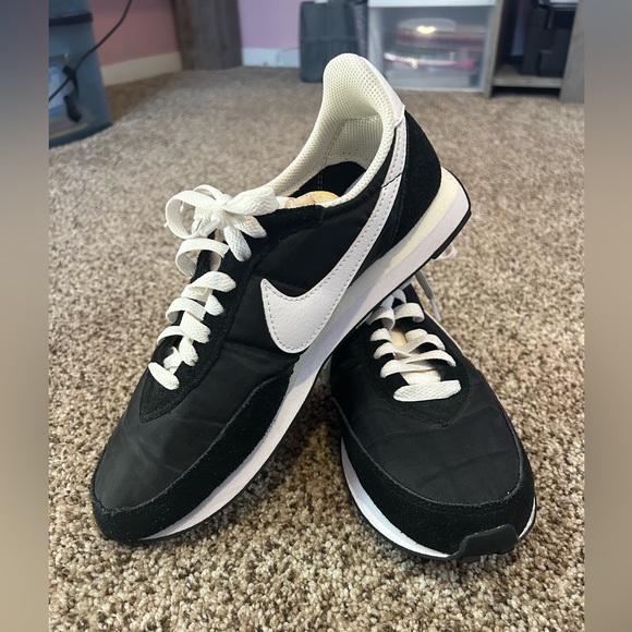 Nike Other - Nike Men's Waffle Trainer Black and White Sneakers sz 7